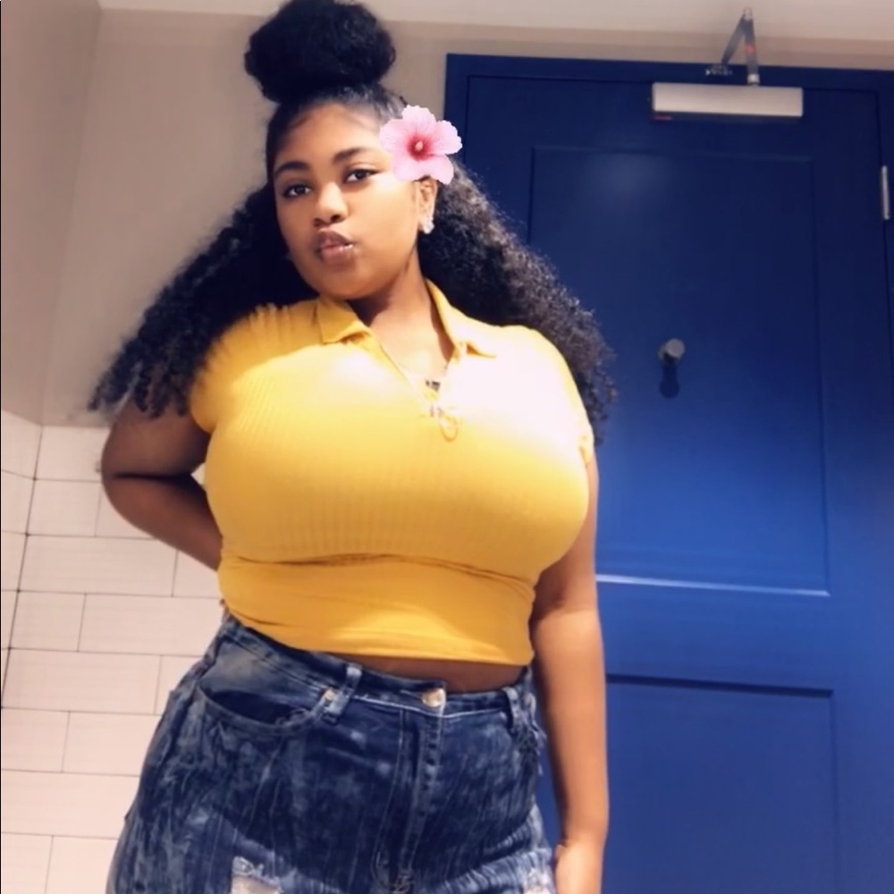 Meet your Posher, Courtney
